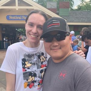 Meet your Posher, Stephanie